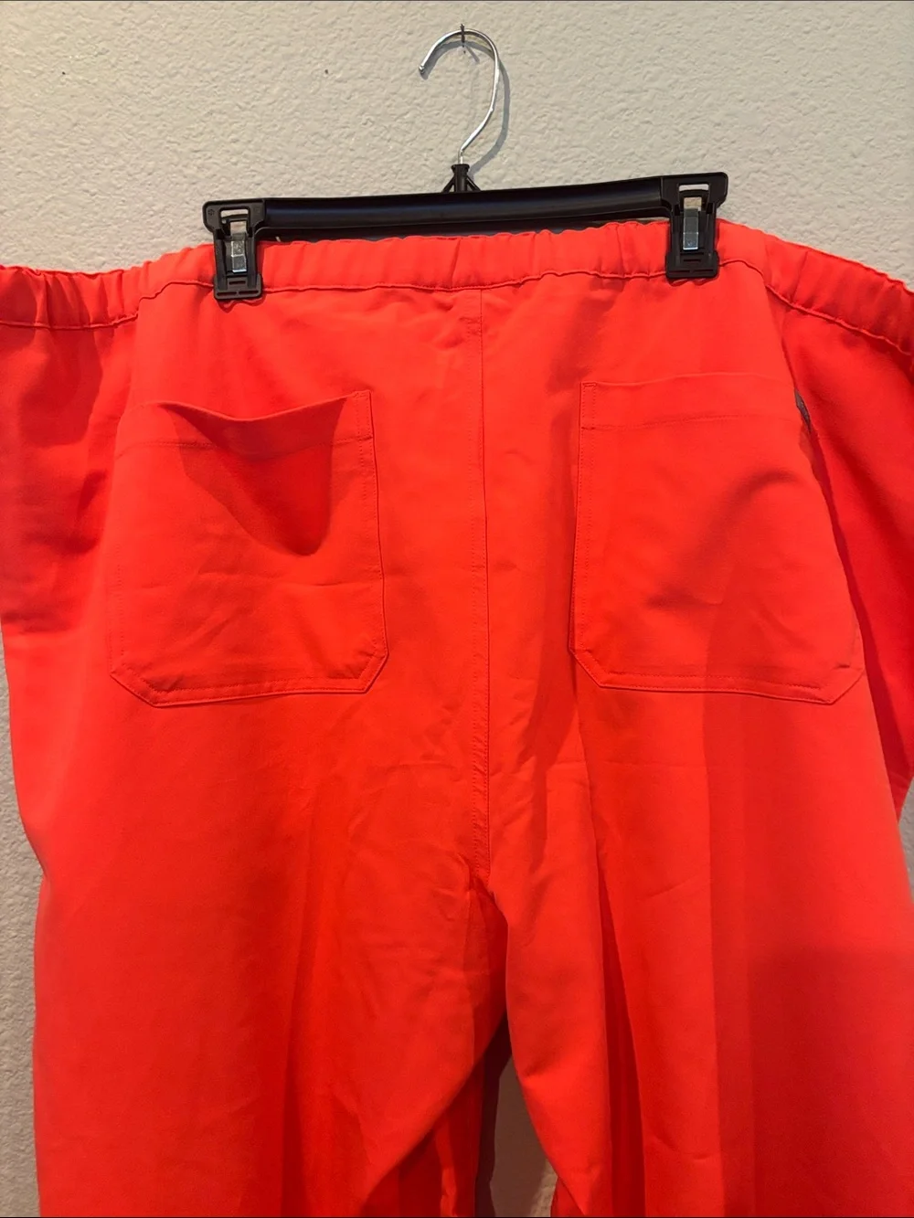 NWT FIGS 5X Mens Coral Orange Drawstring classic scrubs.